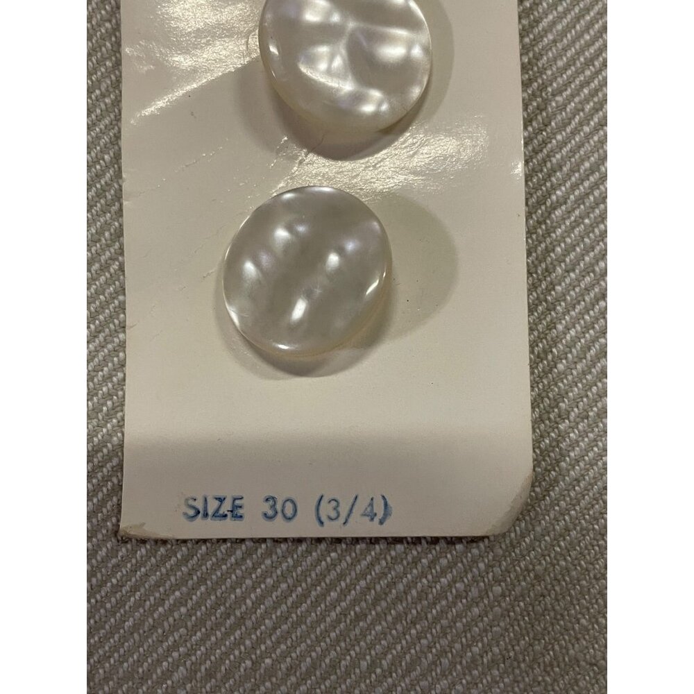 Vintage Luckyday Pearl Buttons NEW Old Stock Set of 4 113 Size 30 (3/4) - Picture 5 of 10